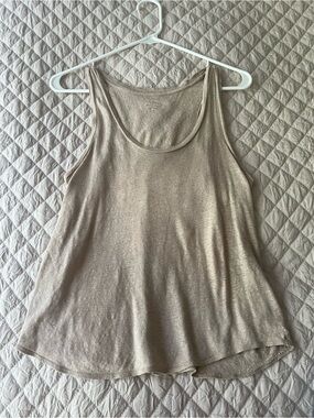 J crew Soft Metallic Beige Tank Top
Dry cleaned